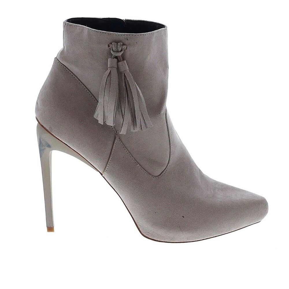 Izabella Rue Cersea Women’s Gray Ankle Boots Faux Suede Tasseled Tassels Size 9